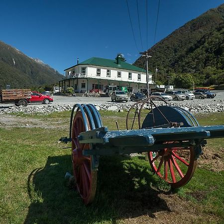Otira Stagecoach Hotel Екстер'єр фото