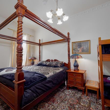 Otira Stagecoach Hotel Екстер'єр фото
