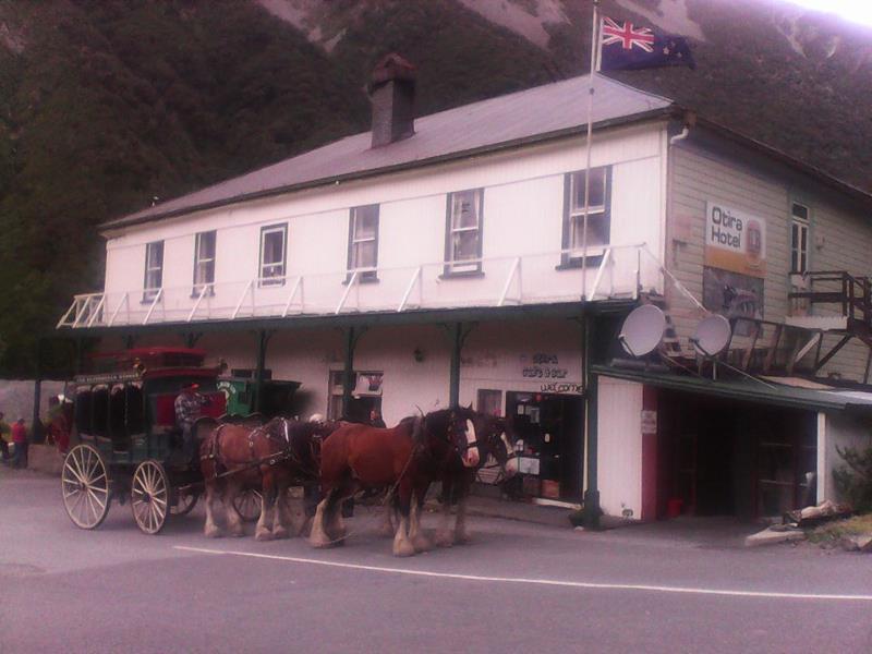 Otira Stagecoach Hotel Екстер'єр фото