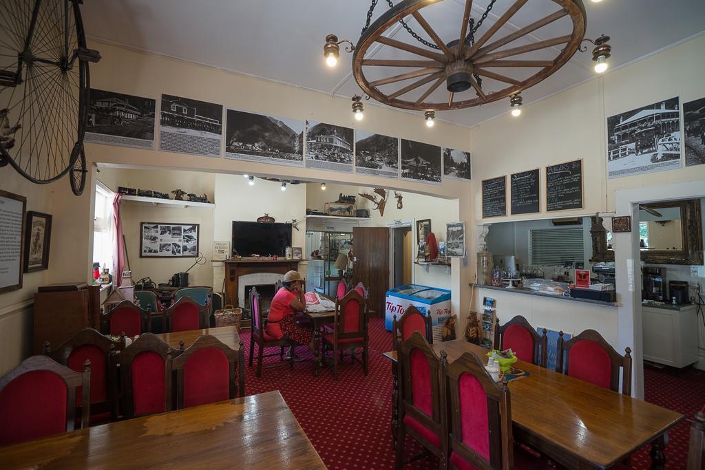 Otira Stagecoach Hotel Екстер'єр фото