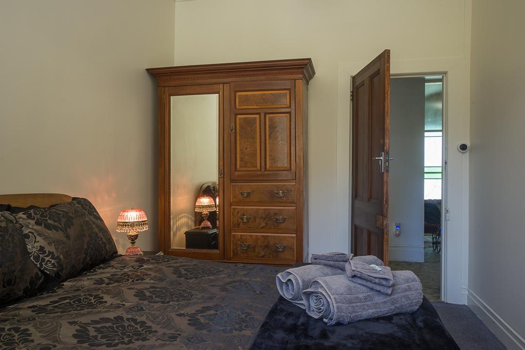 Otira Stagecoach Hotel Екстер'єр фото