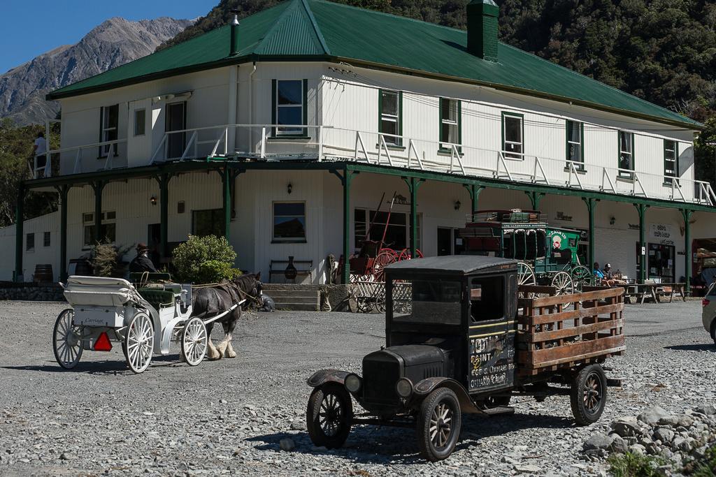 Otira Stagecoach Hotel Екстер'єр фото