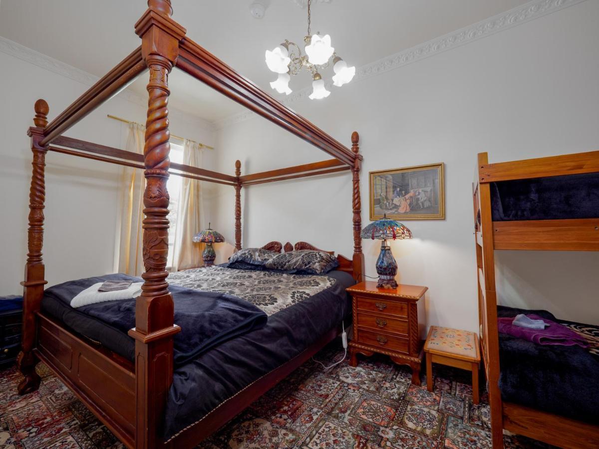 Otira Stagecoach Hotel Екстер'єр фото