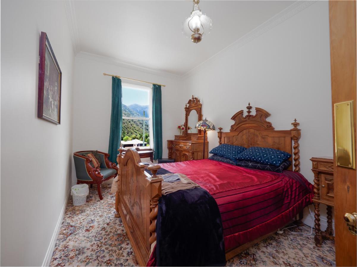 Otira Stagecoach Hotel Екстер'єр фото