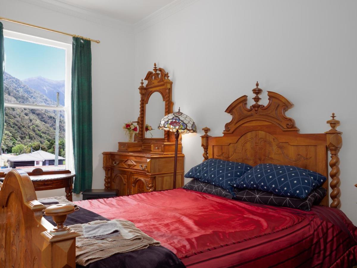 Otira Stagecoach Hotel Екстер'єр фото