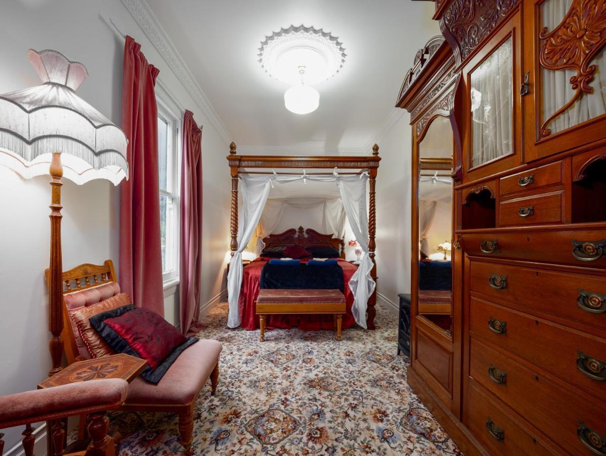 Otira Stagecoach Hotel Екстер'єр фото
