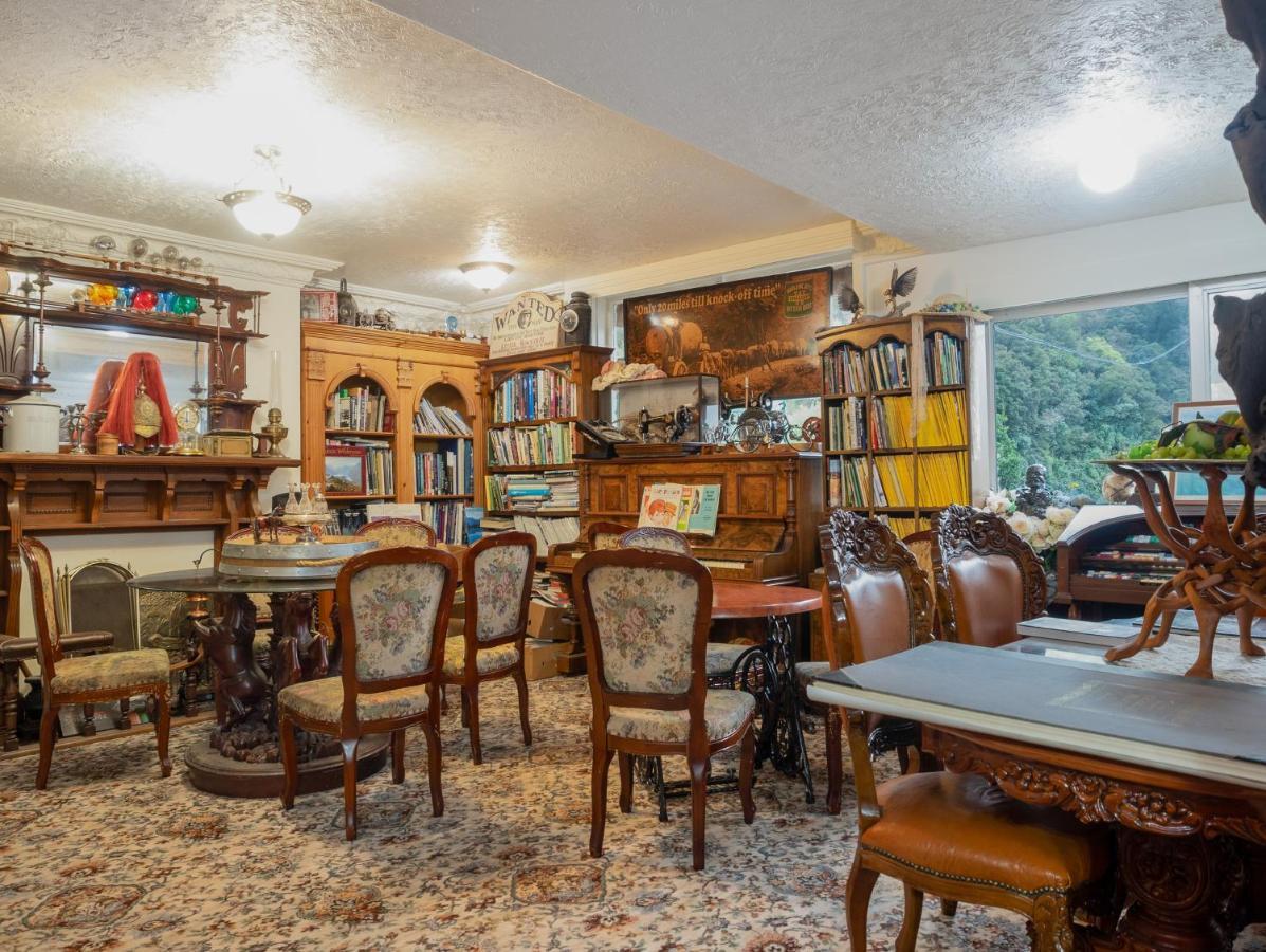 Otira Stagecoach Hotel Екстер'єр фото