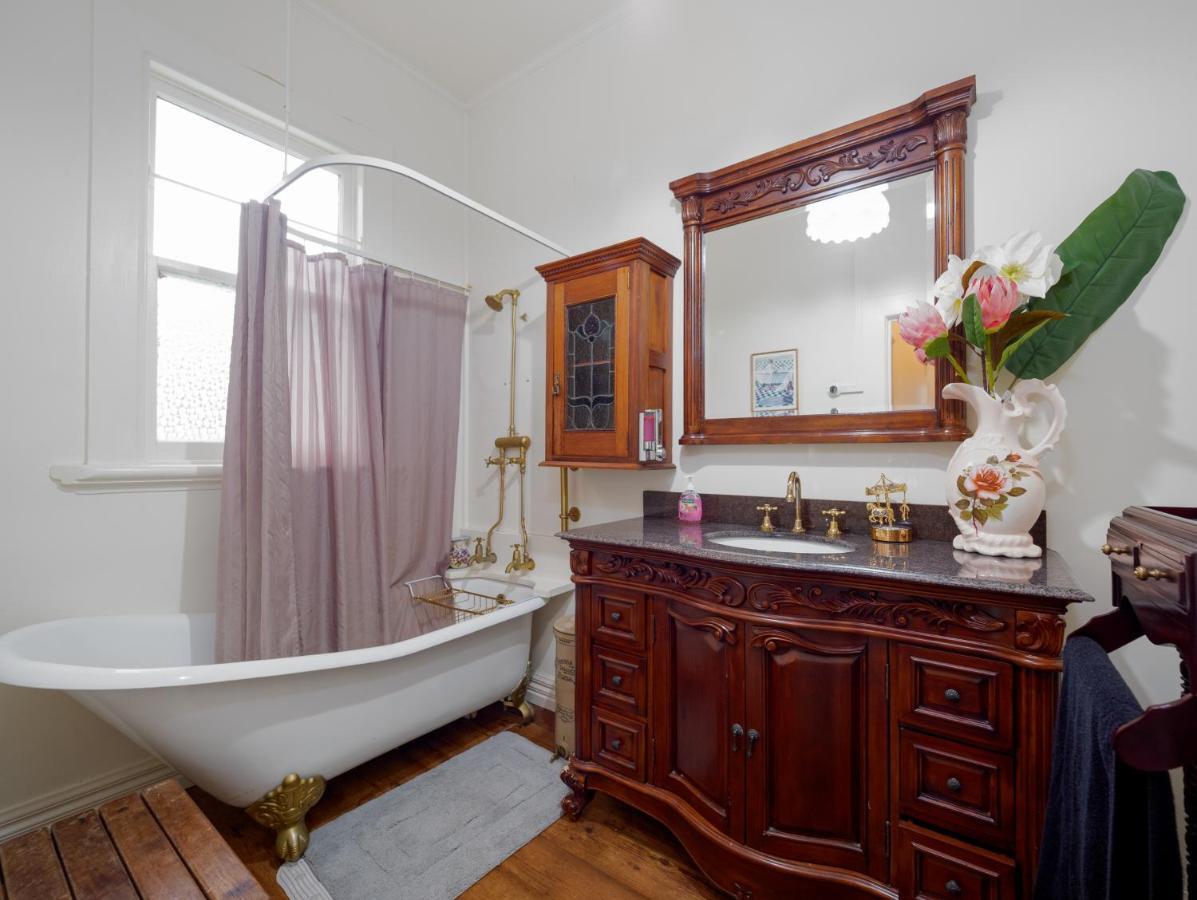 Otira Stagecoach Hotel Екстер'єр фото