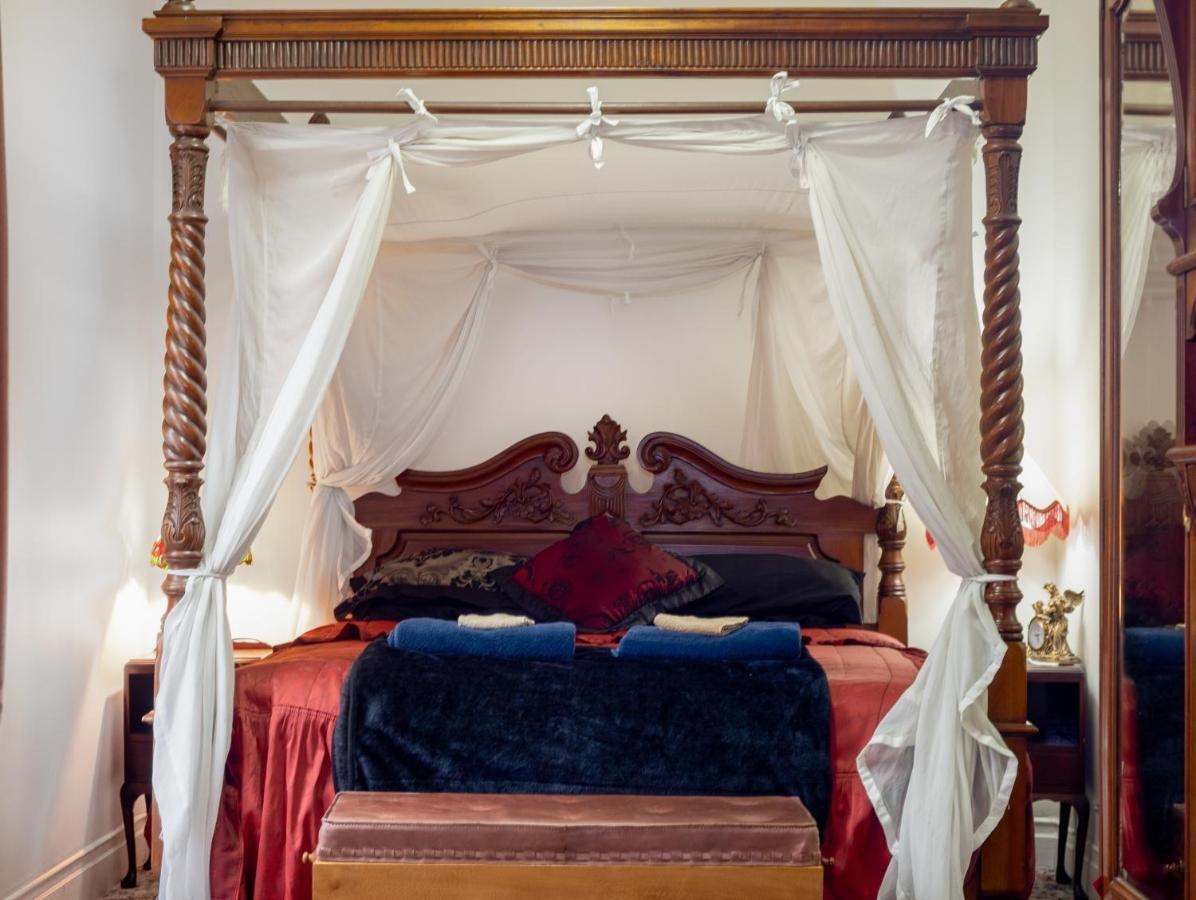Otira Stagecoach Hotel Екстер'єр фото